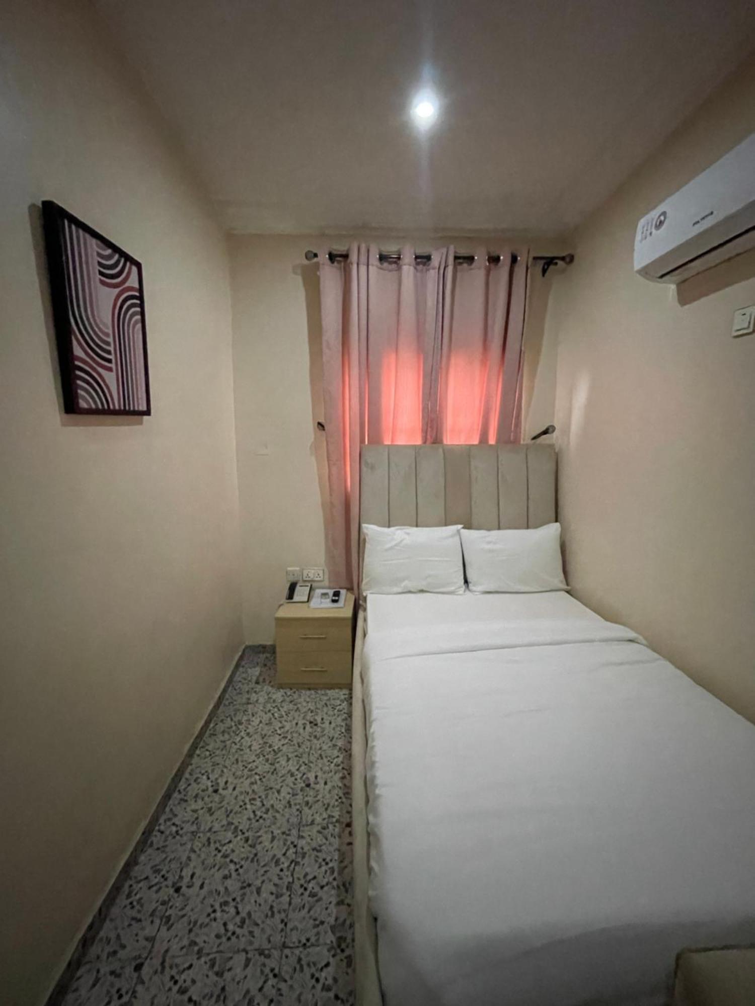Nexus Xpress Hotel Абуджа Экстерьер фото