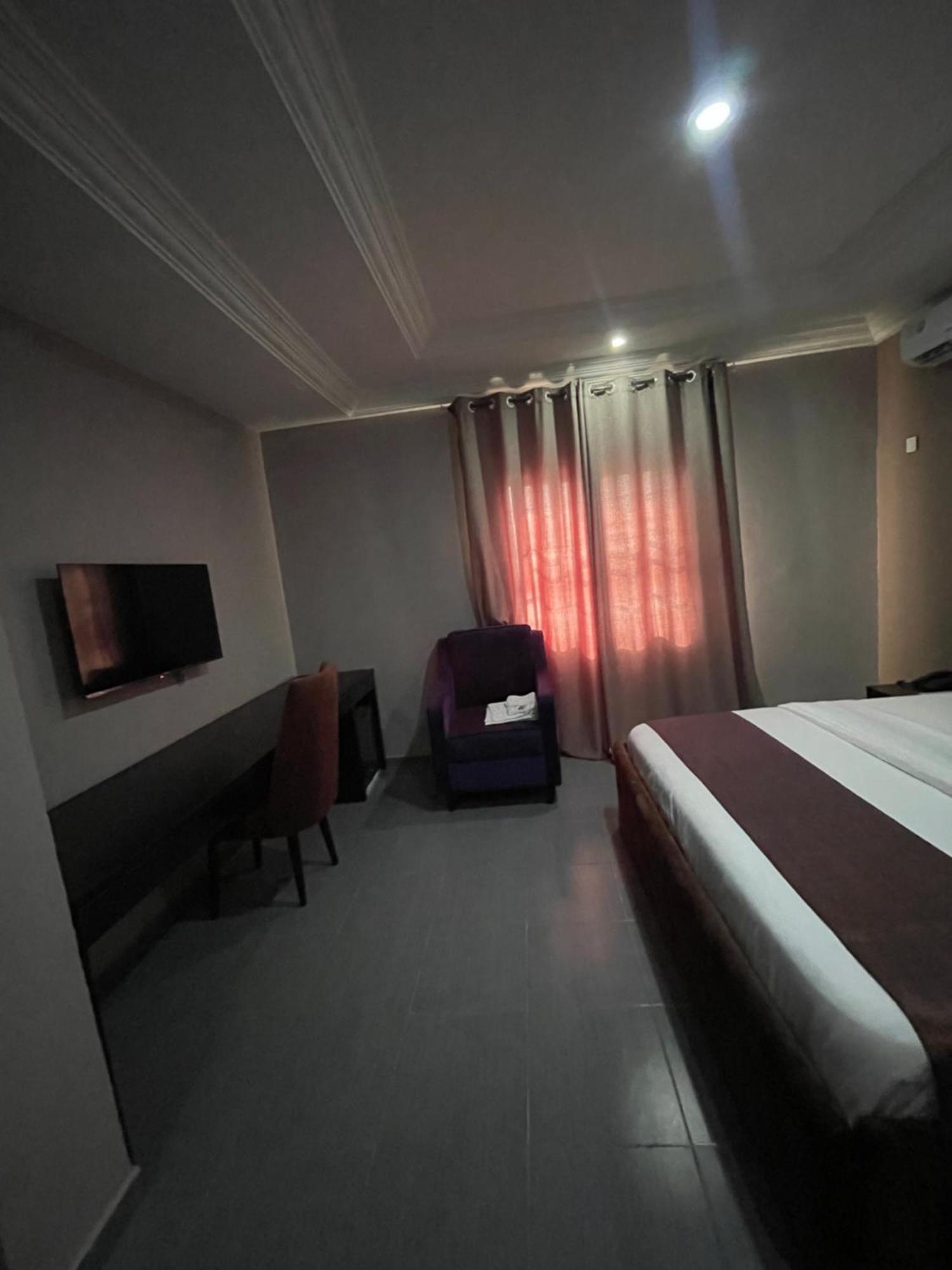 Nexus Xpress Hotel Абуджа Экстерьер фото